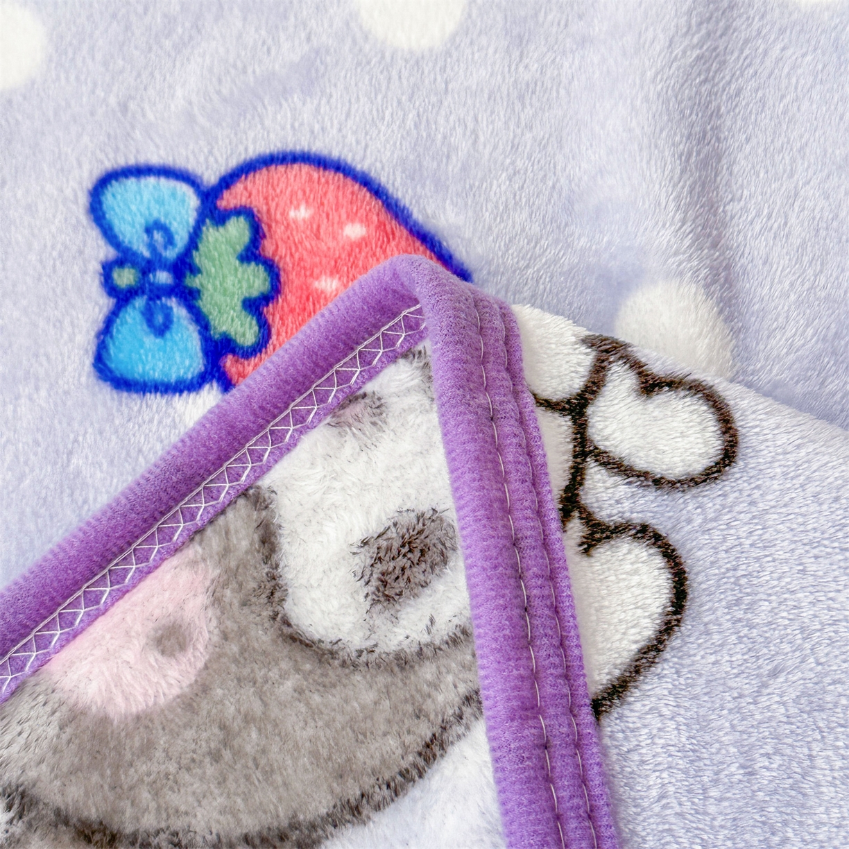 91家纺网 家纺一手货源 找家纺 花满路 2025新款亲肤舒适三丽鸥儿童毯毛毯毯子 草莓库洛米