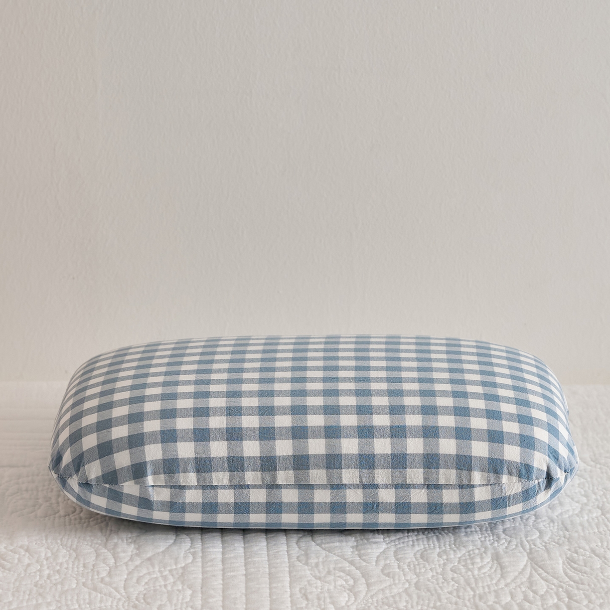 91家纺网 家纺一手货源 找家纺 鼎盛乳胶 2025新款腰靠乳胶枕面包枕 水洗蓝