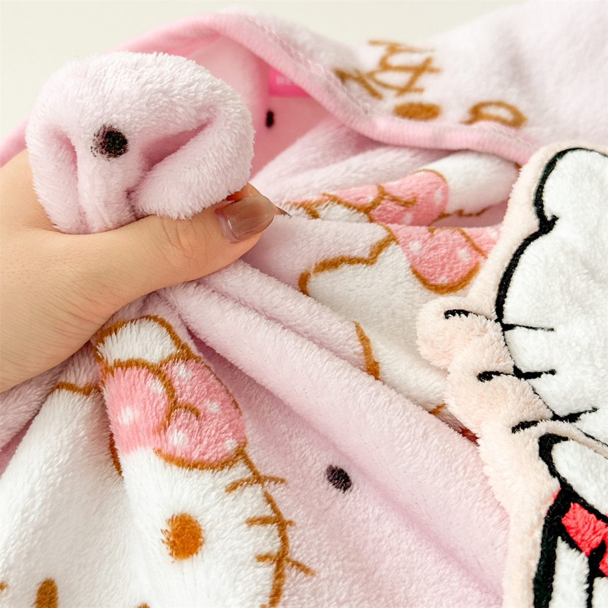 91家纺网 家纺一手货源 找家纺 花满路 2025新款亲肤舒适三丽鸥儿童毯毛毯毯子 点点kt