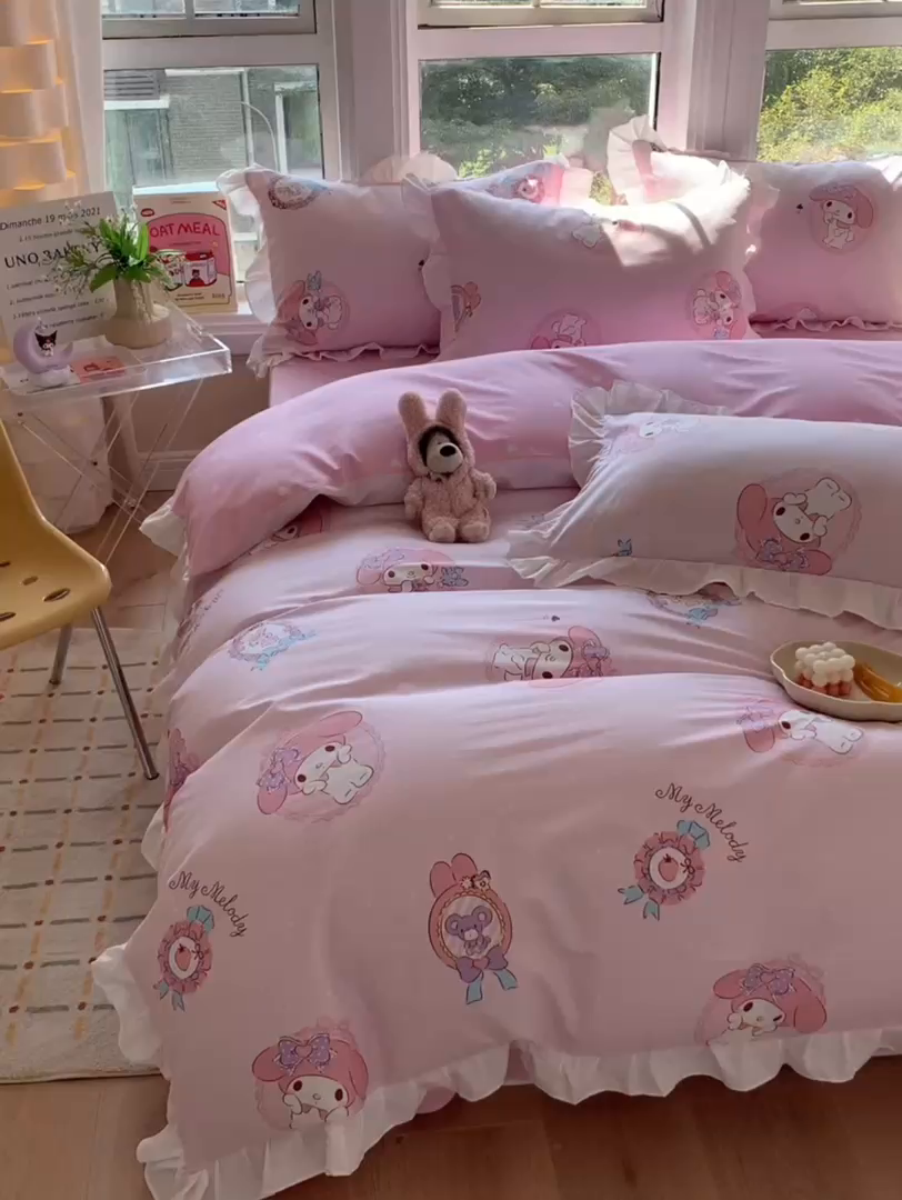 91家纺网 家纺一手货源 找家纺 玉元坊2025新款三丽鸥系列 全棉床单纯棉床裙三四件套  小兔美乐蒂【花边款】