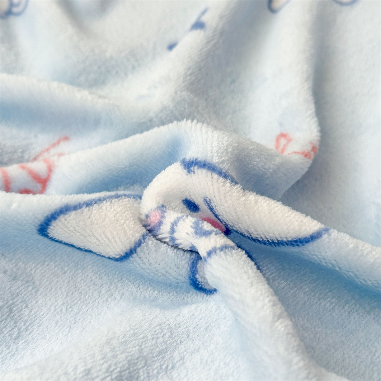 91家纺网 家纺一手货源 找家纺 花满路 2025新款亲肤舒适三丽鸥儿童毯毛毯毯子 乖巧玉桂狗