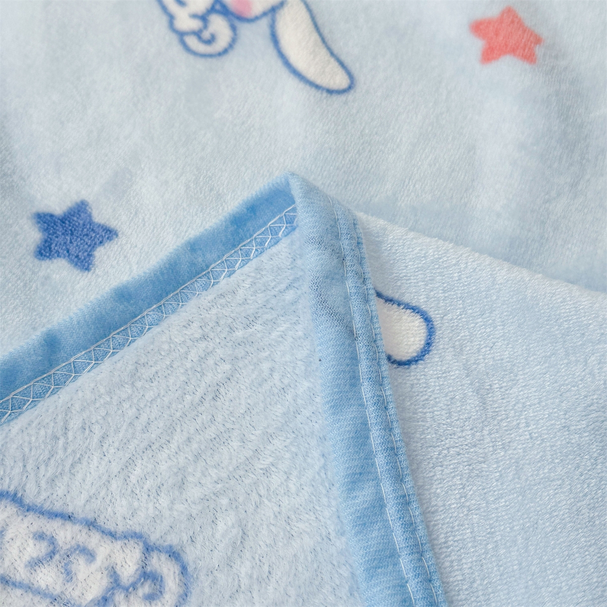 91家纺网 家纺一手货源 找家纺 花满路 2025新款亲肤舒适三丽鸥儿童毯毛毯毯子 乖巧玉桂狗