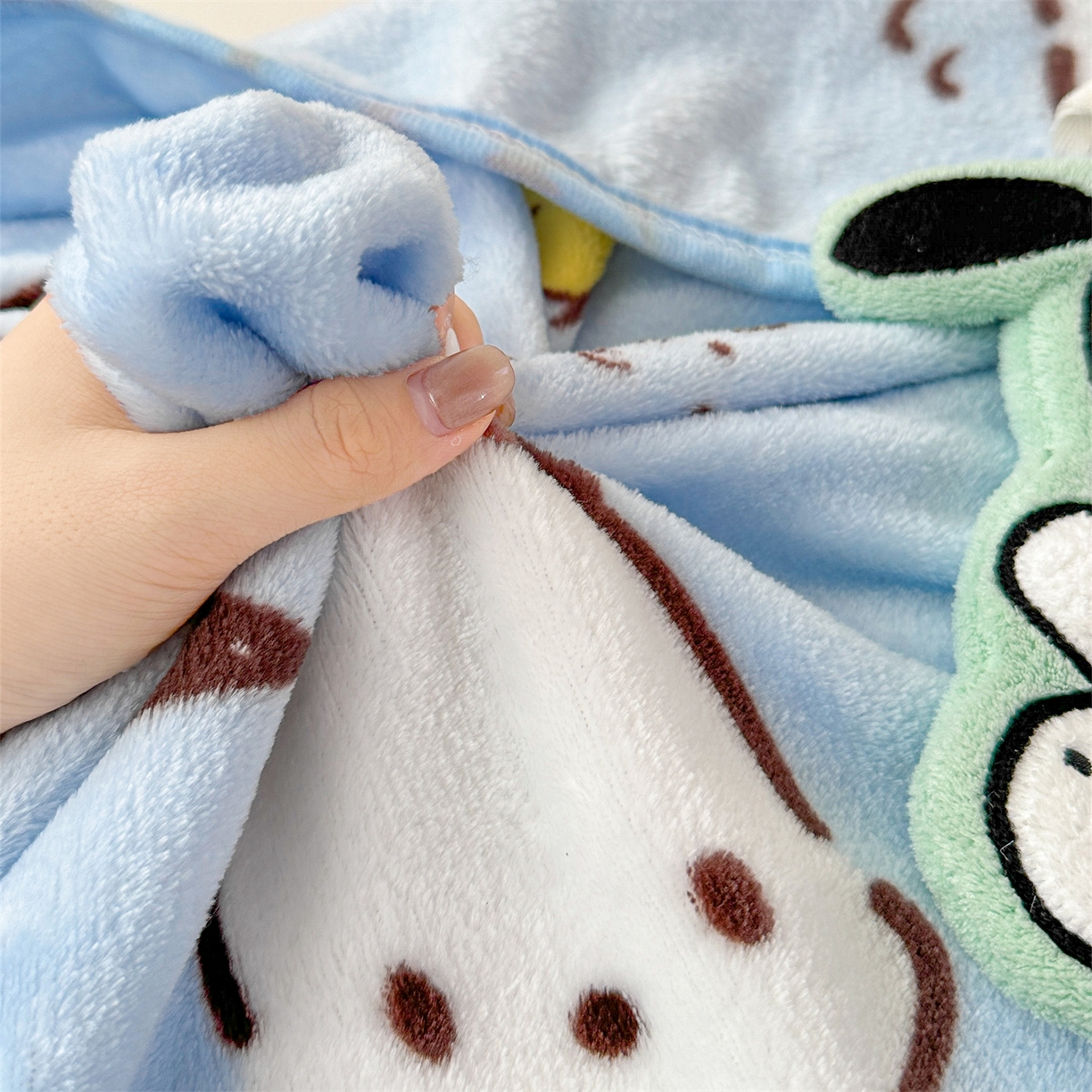 91家纺网 家纺一手货源 找家纺 花满路 2025新款亲肤舒适三丽鸥儿童毯毛毯毯子 萌萌卡帕狗