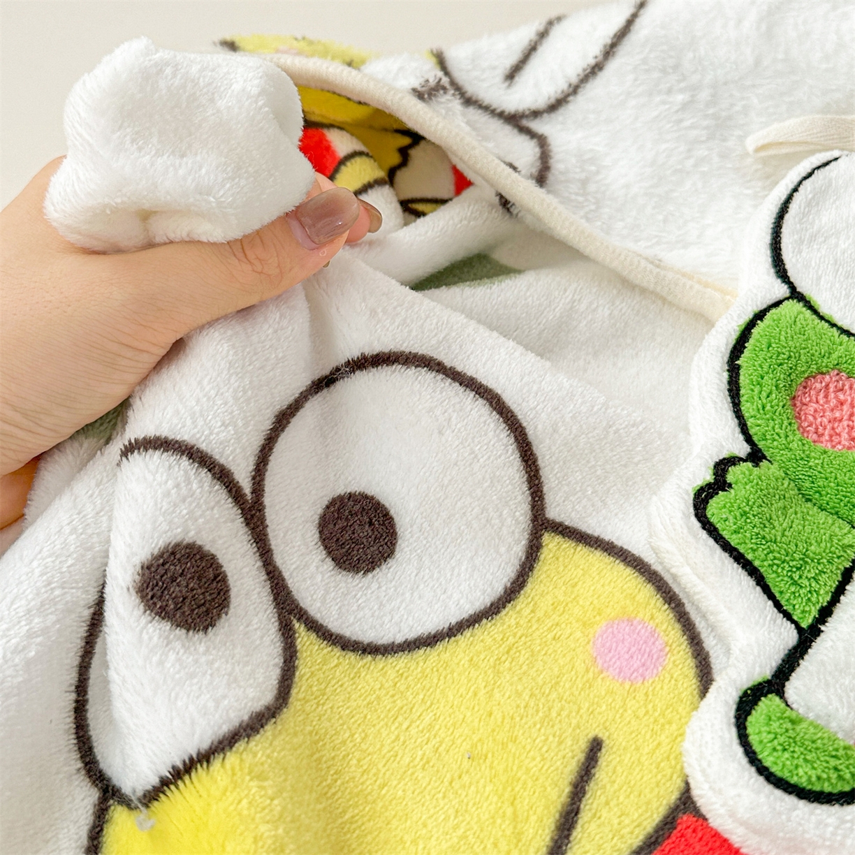 91家纺网 家纺一手货源 找家纺 花满路 2025新款亲肤舒适三丽鸥儿童毯毛毯毯子 球球大眼蛙