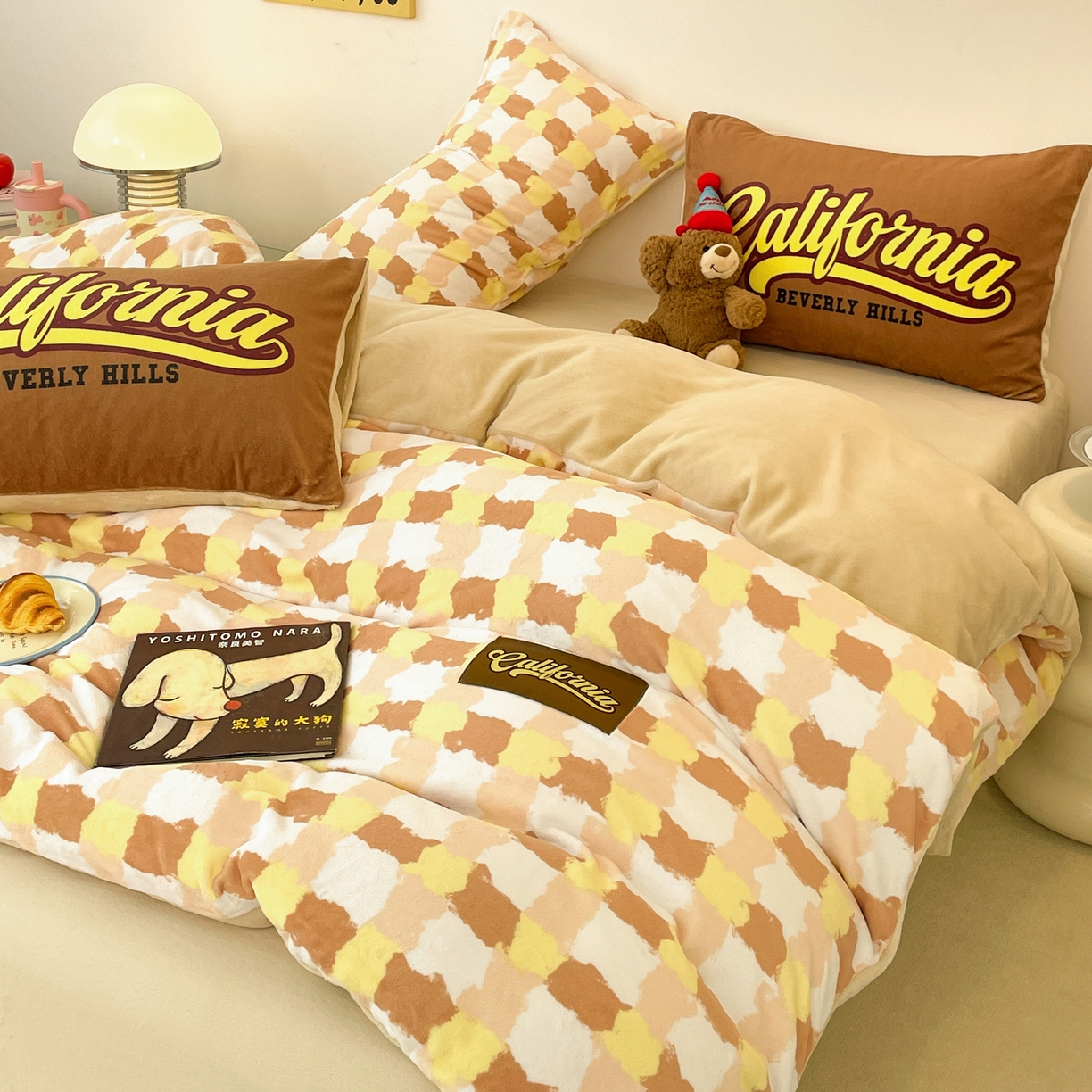 91家纺网 家纺一手货源 找家纺 如一 2025新款美式复古风数码织标牛奶绒四件套 复古咖