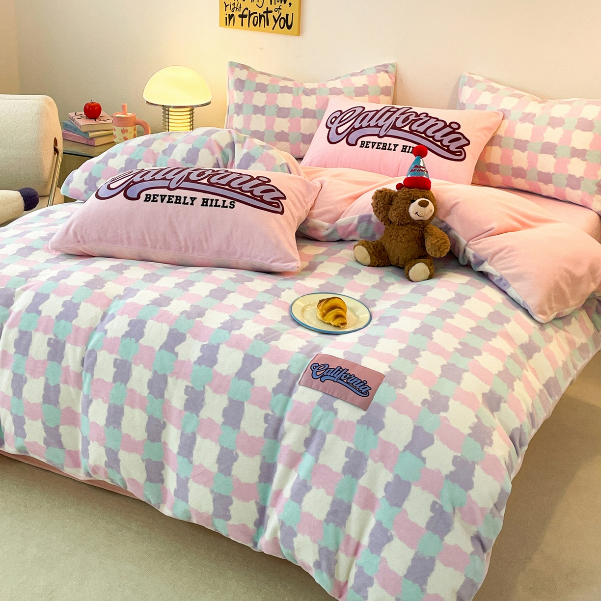 91家纺网 家纺一手货源 找家纺 如一 2025新款美式复古风数码织标牛奶绒四件套 复古粉