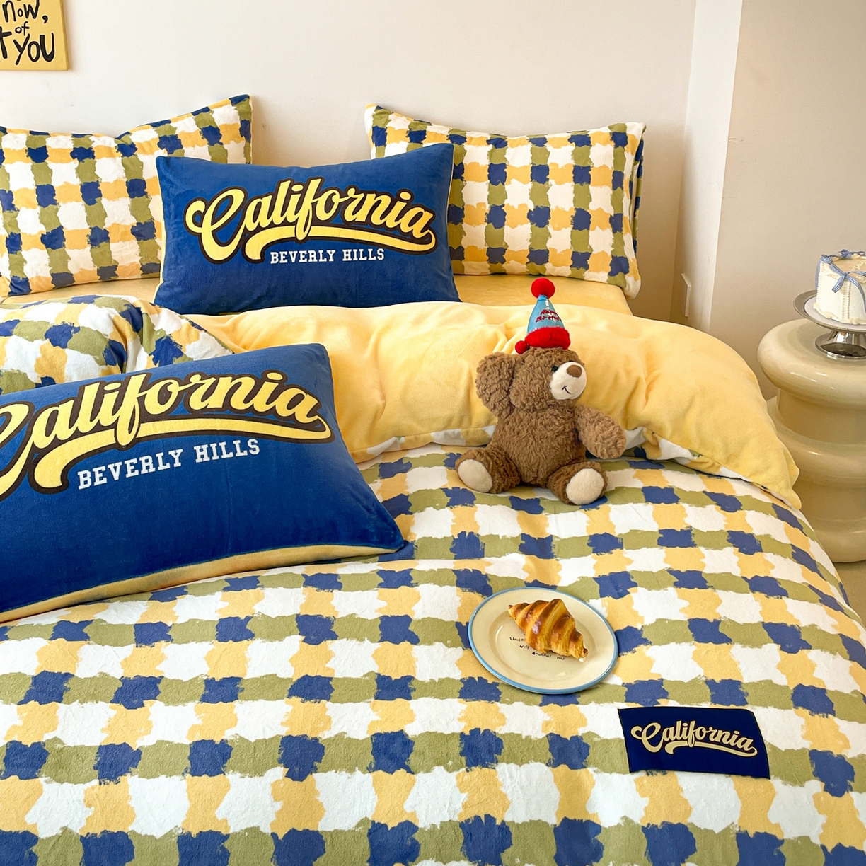 91家纺网 家纺一手货源 找家纺 如一 2025新款美式复古风数码织标牛奶绒四件套 复古蓝