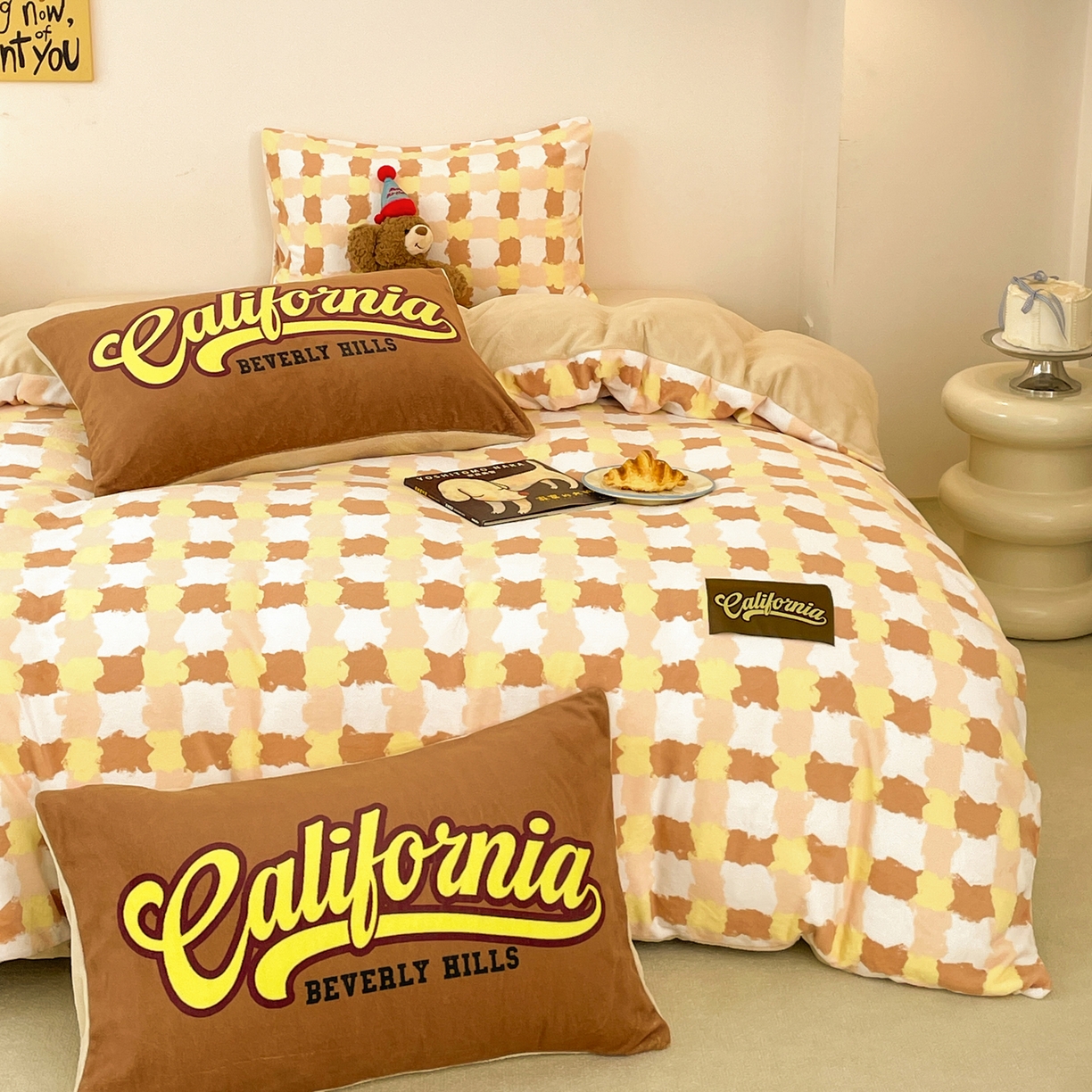 91家纺网 家纺一手货源 找家纺 如一 2025新款美式复古风数码织标牛奶绒四件套 复古咖