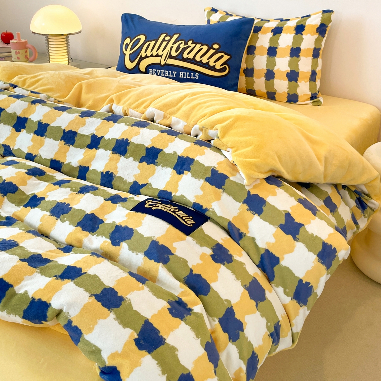 91家纺网 家纺一手货源 找家纺 如一 2025新款美式复古风数码织标牛奶绒四件套 复古蓝