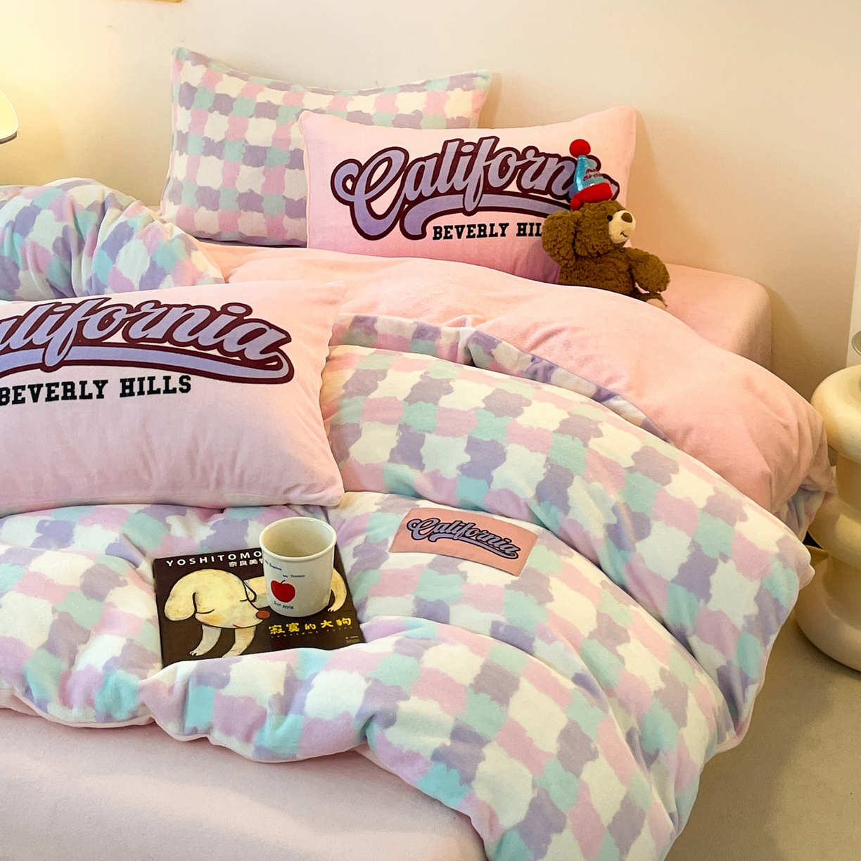 91家纺网 家纺一手货源 找家纺 如一 2025新款美式复古风数码织标牛奶绒四件套 复古粉