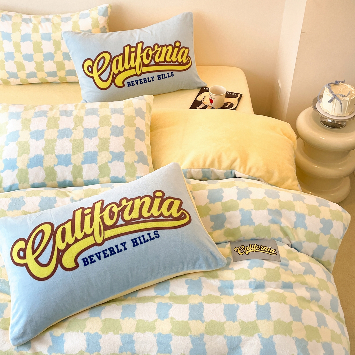 91家纺网 家纺一手货源 找家纺 如一 2025新款美式复古风数码织标牛奶绒四件套 复古绿