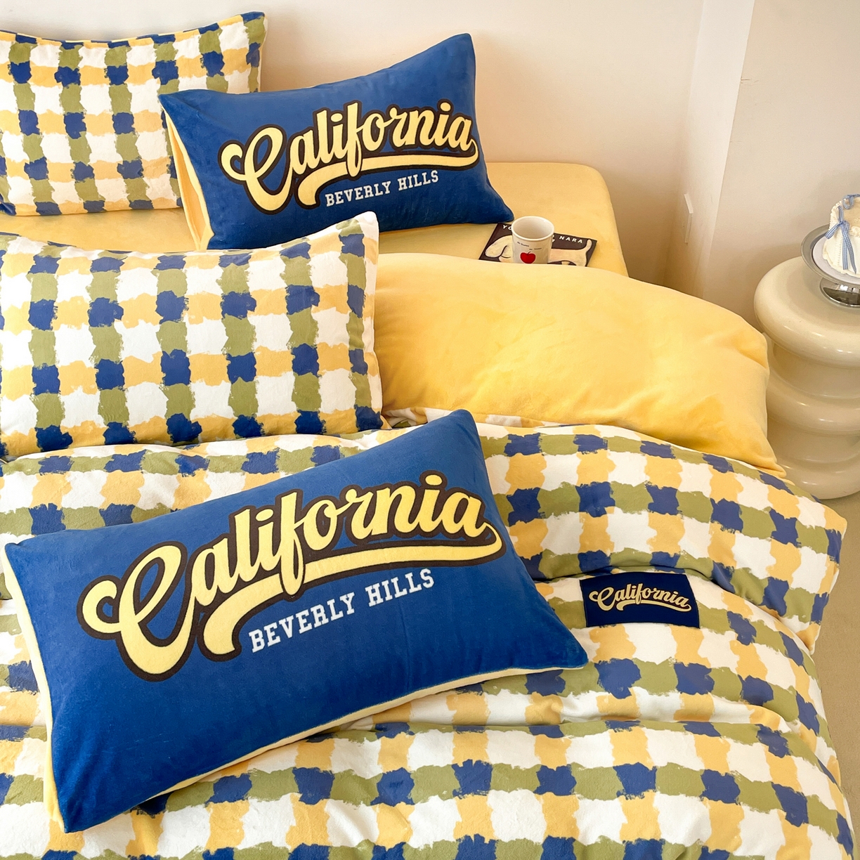 91家纺网 家纺一手货源 找家纺 如一 2025新款美式复古风数码织标牛奶绒四件套 复古蓝