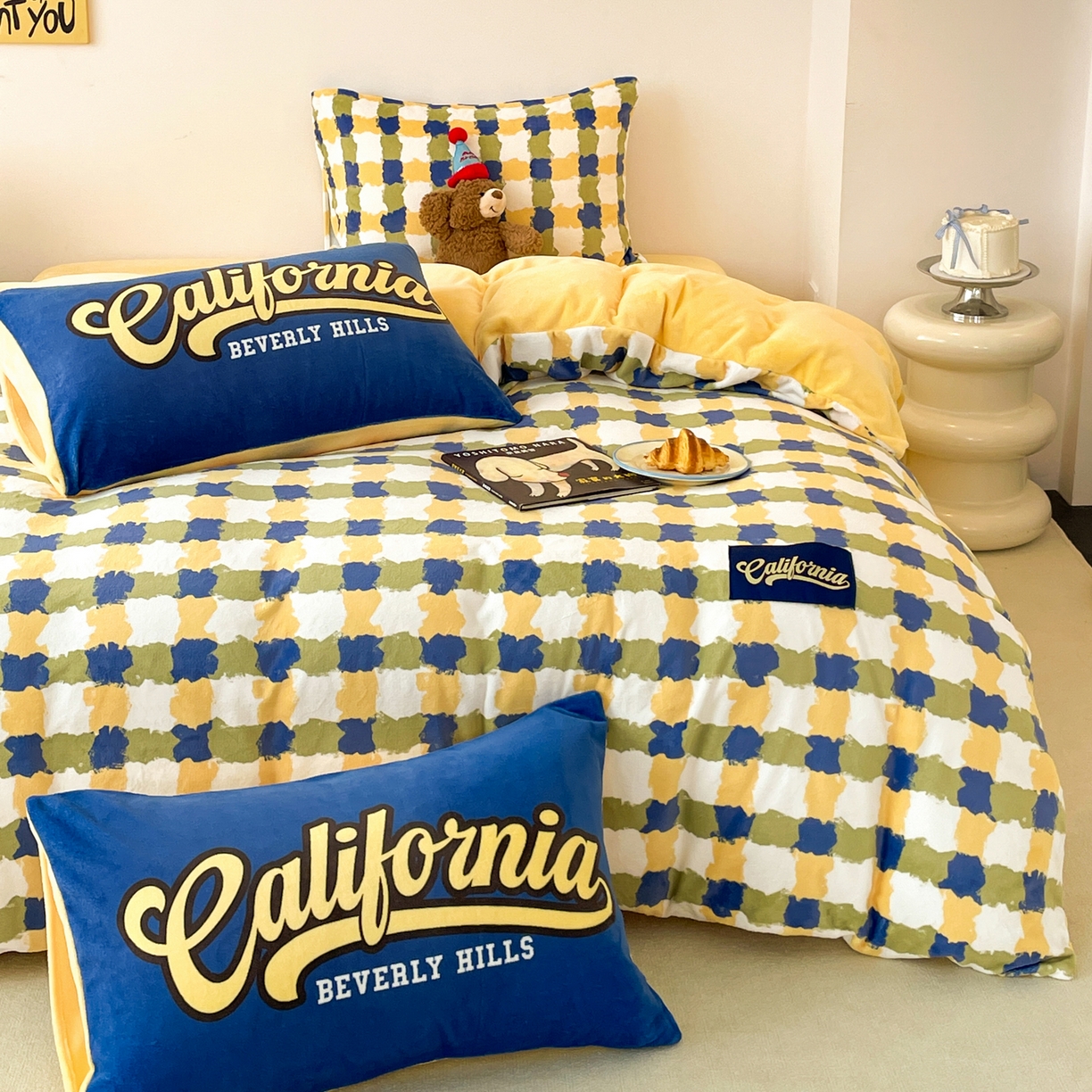 91家纺网 家纺一手货源 找家纺 如一 2025新款美式复古风数码织标牛奶绒四件套 复古蓝