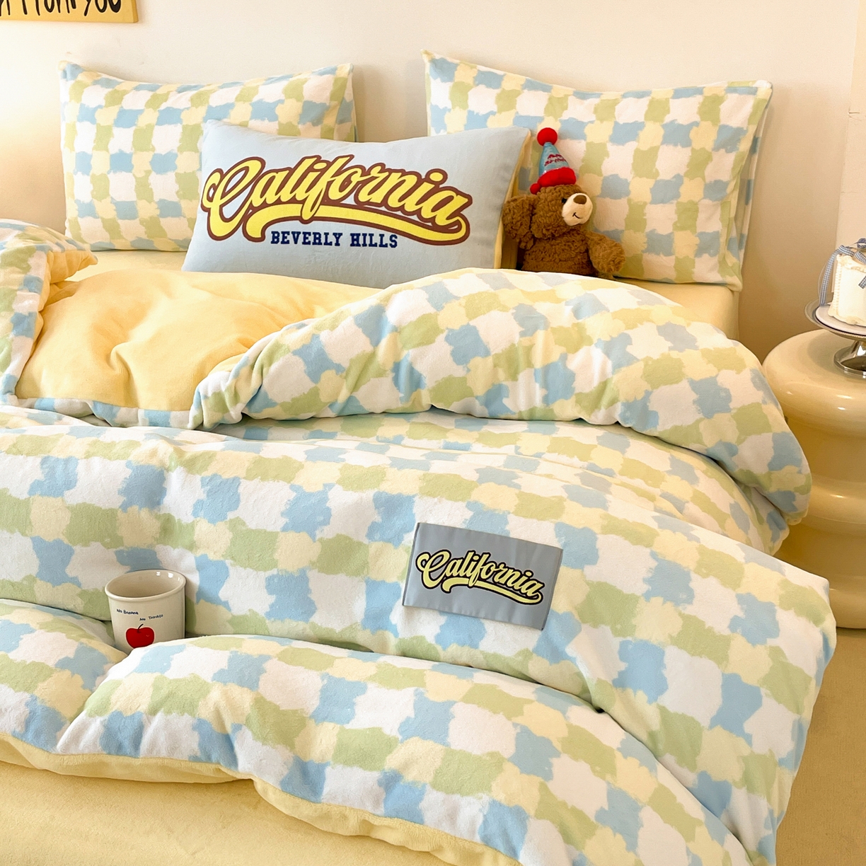 91家纺网 家纺一手货源 找家纺 如一 2025新款美式复古风数码织标牛奶绒四件套 复古绿