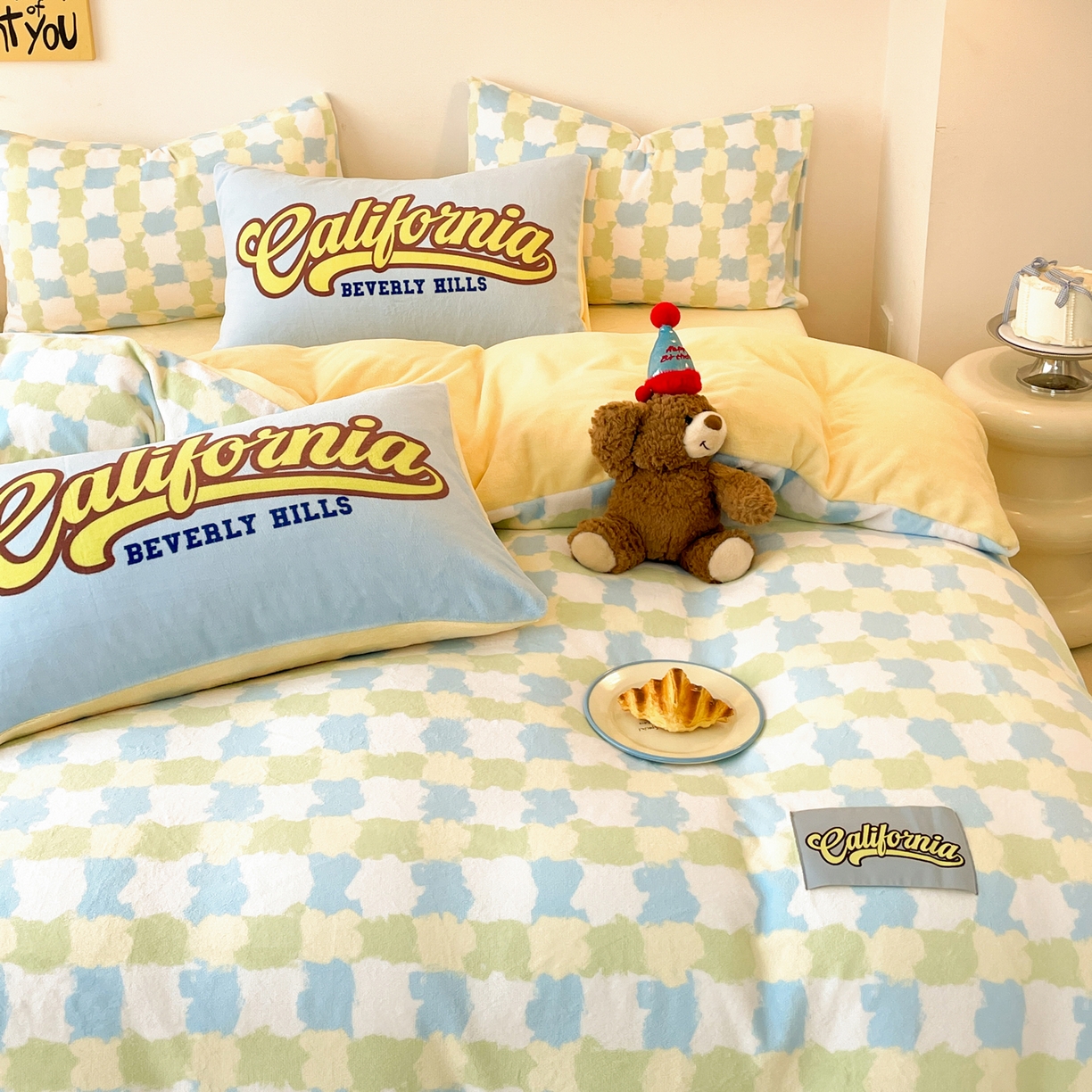 91家纺网 家纺一手货源 找家纺 如一 2025新款美式复古风数码织标牛奶绒四件套 复古绿