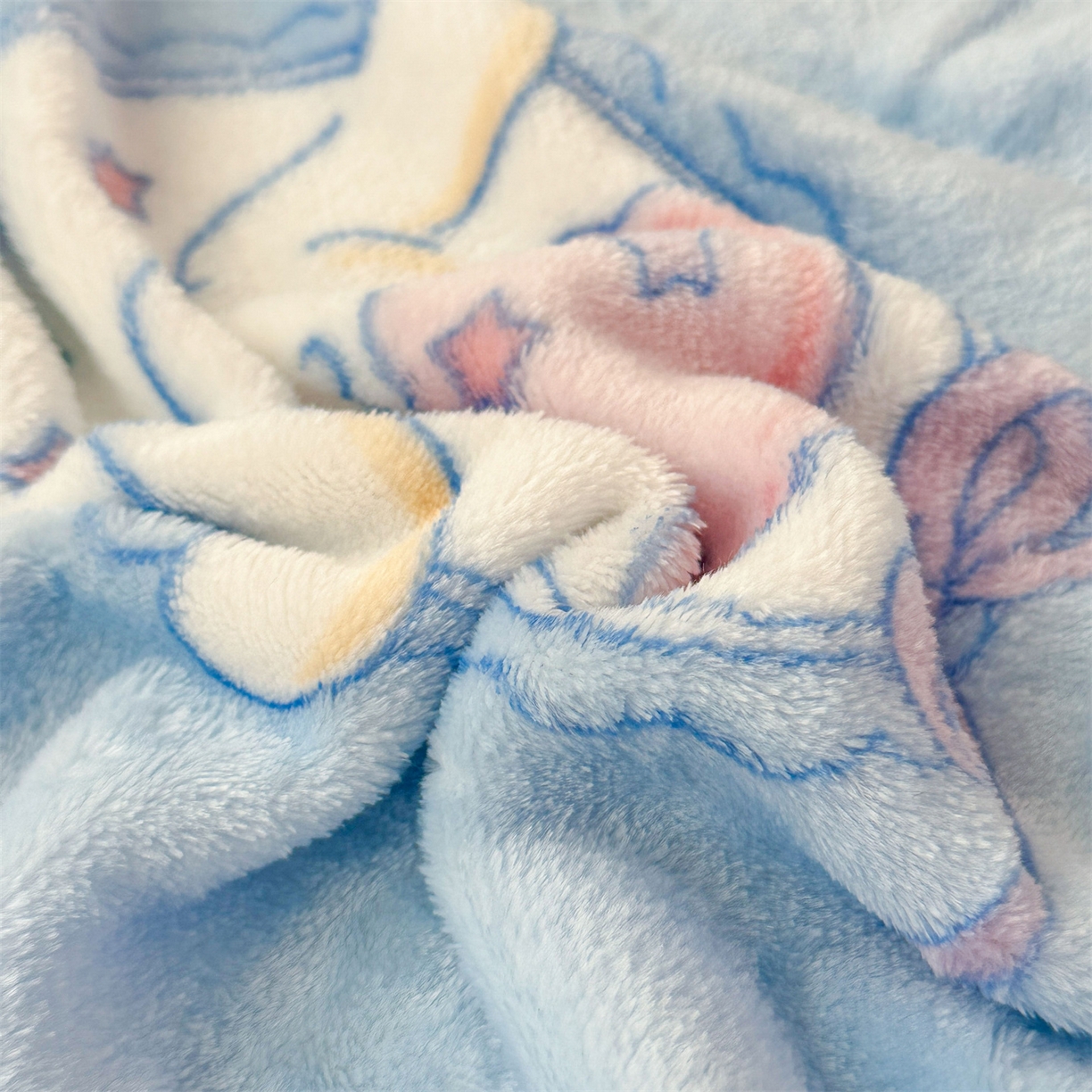 91家纺网 家纺一手货源 找家纺 花满路 2025新款亲肤舒适三丽鸥儿童毯毛毯毯子 圈圈大耳狗