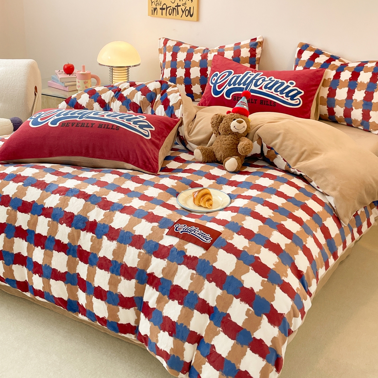 91家纺网 家纺一手货源 找家纺 如一 2025新款美式复古风数码织标牛奶绒四件套 复古红