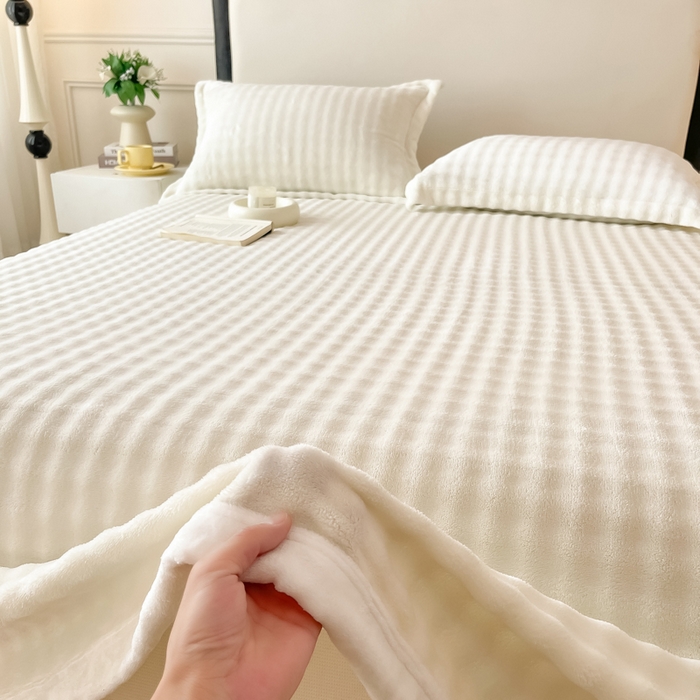 91家纺网 家纺一手货源 找家纺 宅部落 2025新款加厚牛奶绒泡泡绒单床单床单单品床单单件 优雅白