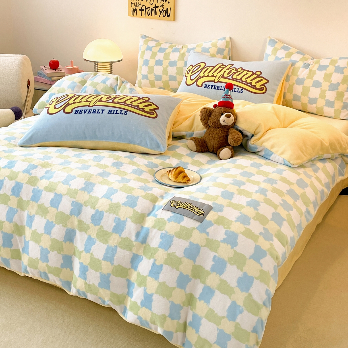 91家纺网 家纺一手货源 找家纺 如一 2025新款美式复古风数码织标牛奶绒四件套 复古绿