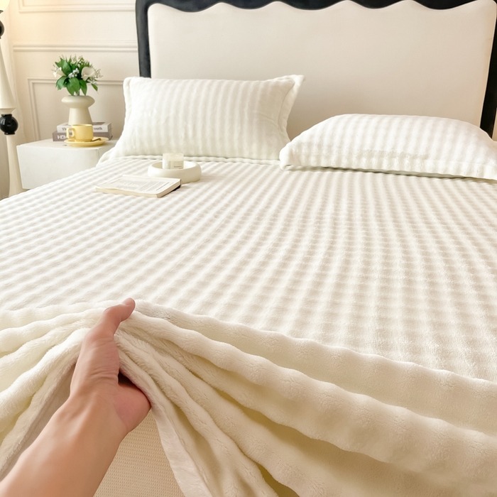 91家纺网 家纺一手货源 找家纺 宅部落 2025新款加厚牛奶绒泡泡绒单床单床单单品床单单件 优雅白