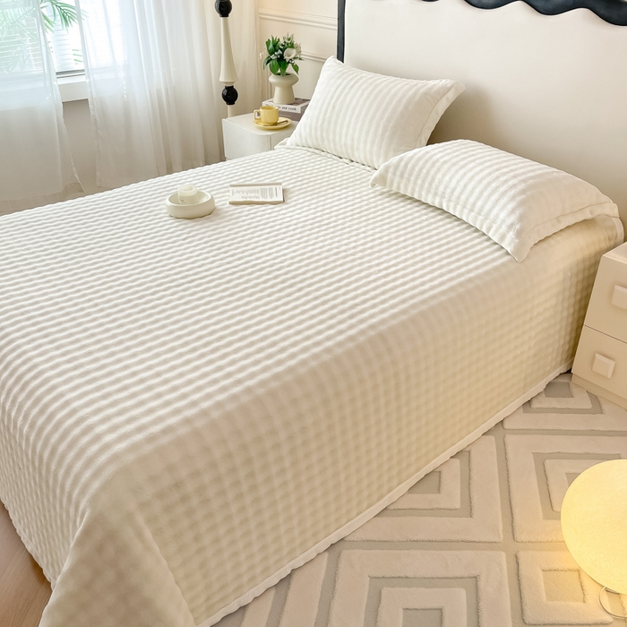 91家纺网 家纺一手货源 找家纺 宅部落 2025新款加厚牛奶绒泡泡绒单床单床单单品床单单件 优雅白