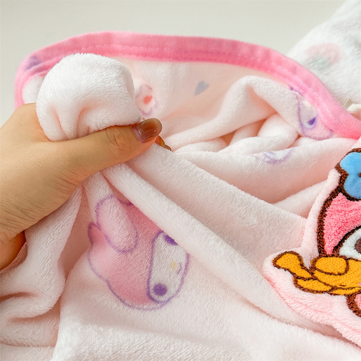 91家纺网 家纺一手货源 找家纺 花满路 2025新款亲肤舒适三丽鸥儿童毯毛毯毯子 甜筒美乐蒂