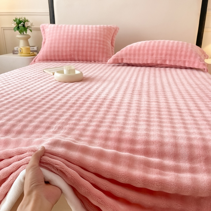 91家纺网 家纺一手货源 找家纺 宅部落 2025新款加厚牛奶绒泡泡绒单床单床单单品床单单件 优雅粉