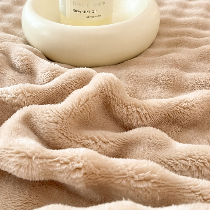 91家纺网 家纺一手货源 找家纺 宅部落 2025新款加厚牛奶绒泡泡绒单床单床单单品床单单件 优雅驼