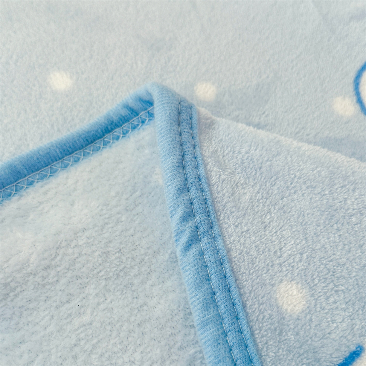 91家纺网 家纺一手货源 找家纺 花满路 2025新款亲肤舒适三丽鸥儿童毯毛毯毯子 星星玉桂狗