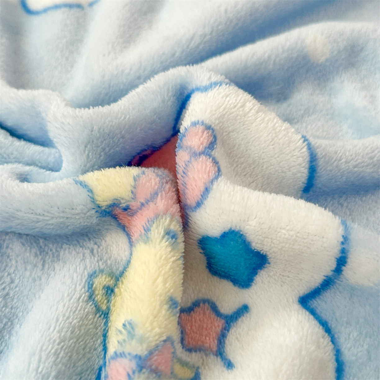 91家纺网 家纺一手货源 找家纺 花满路 2025新款亲肤舒适三丽鸥儿童毯毛毯毯子 星星玉桂狗