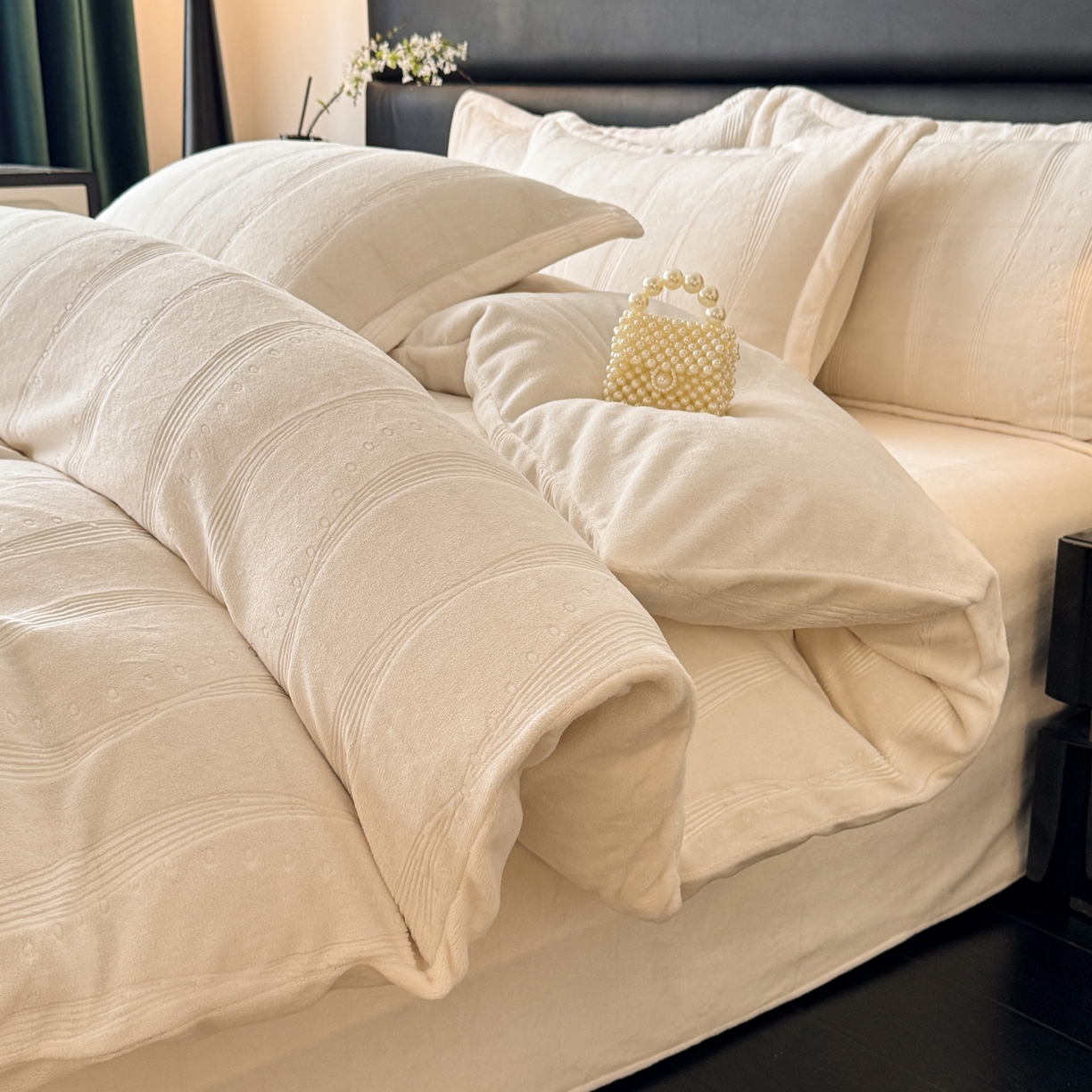 91家纺网 家纺一手货源 找家纺 （总）逸尚阁 2025新款立体雕花牛奶绒四件套--史密斯