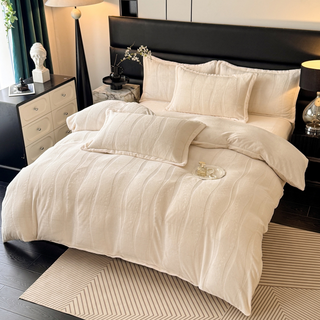 91家纺网 家纺一手货源 找家纺 （总）逸尚阁 2025新款立体雕花牛奶绒四件套--史密斯