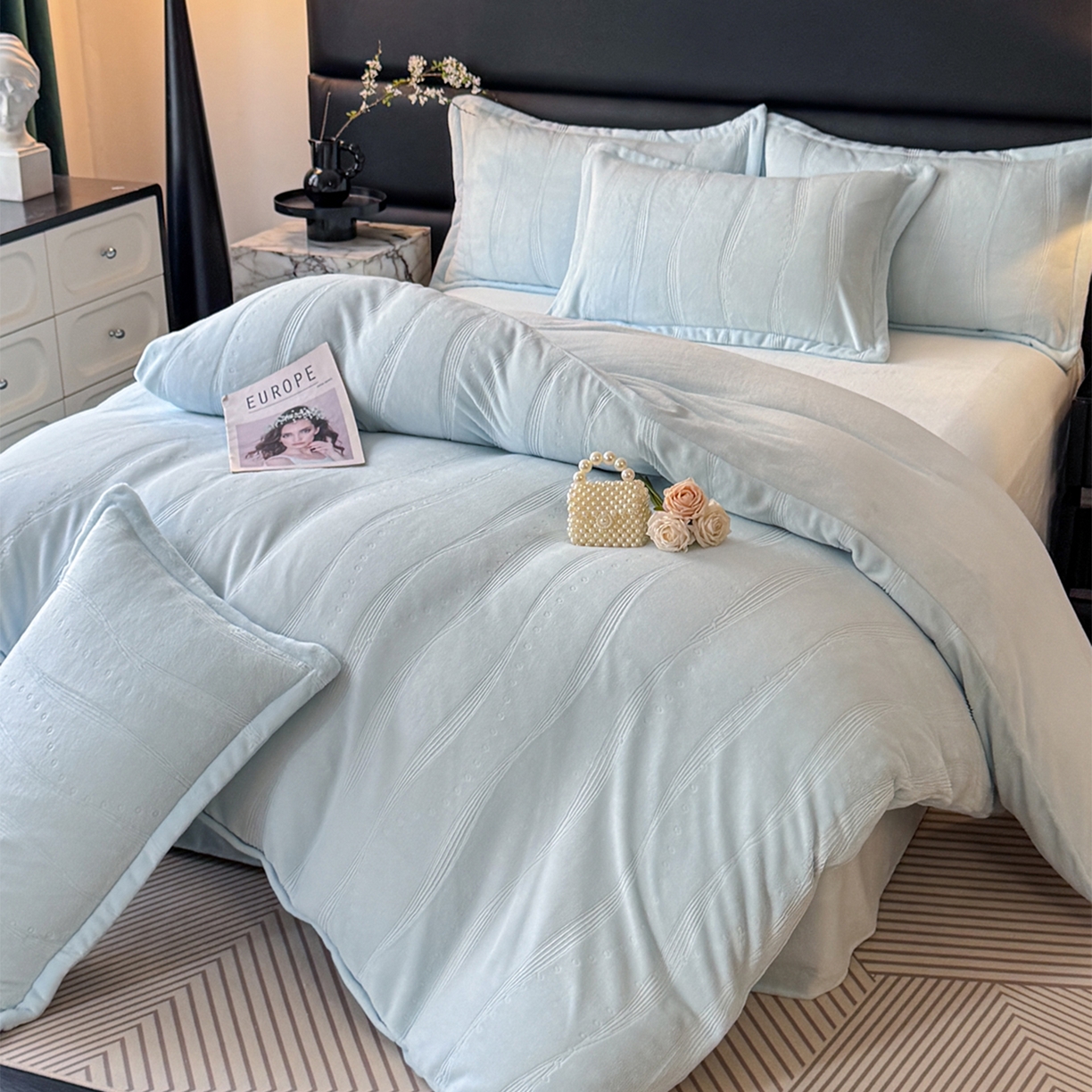 91家纺网 家纺一手货源 找家纺 逸尚阁 2025新款立体雕花牛奶绒四件套--史密斯 史密斯-海洋蓝