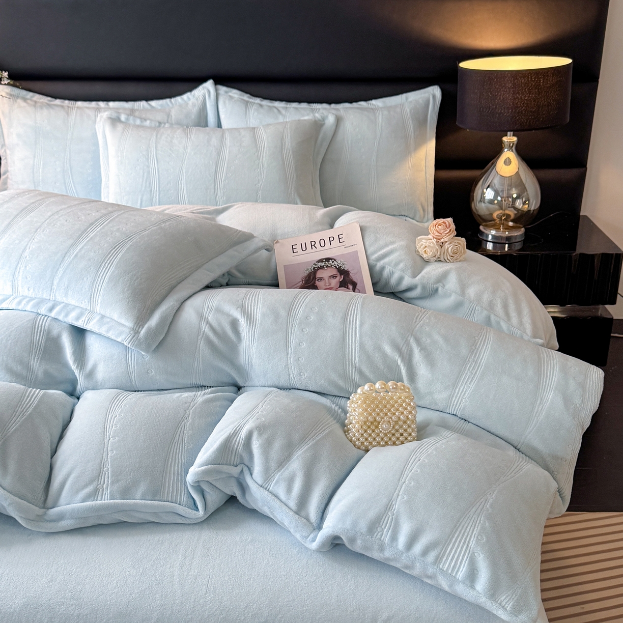 91家纺网 家纺一手货源 找家纺 逸尚阁 2025新款立体雕花牛奶绒四件套--史密斯 史密斯-海洋蓝