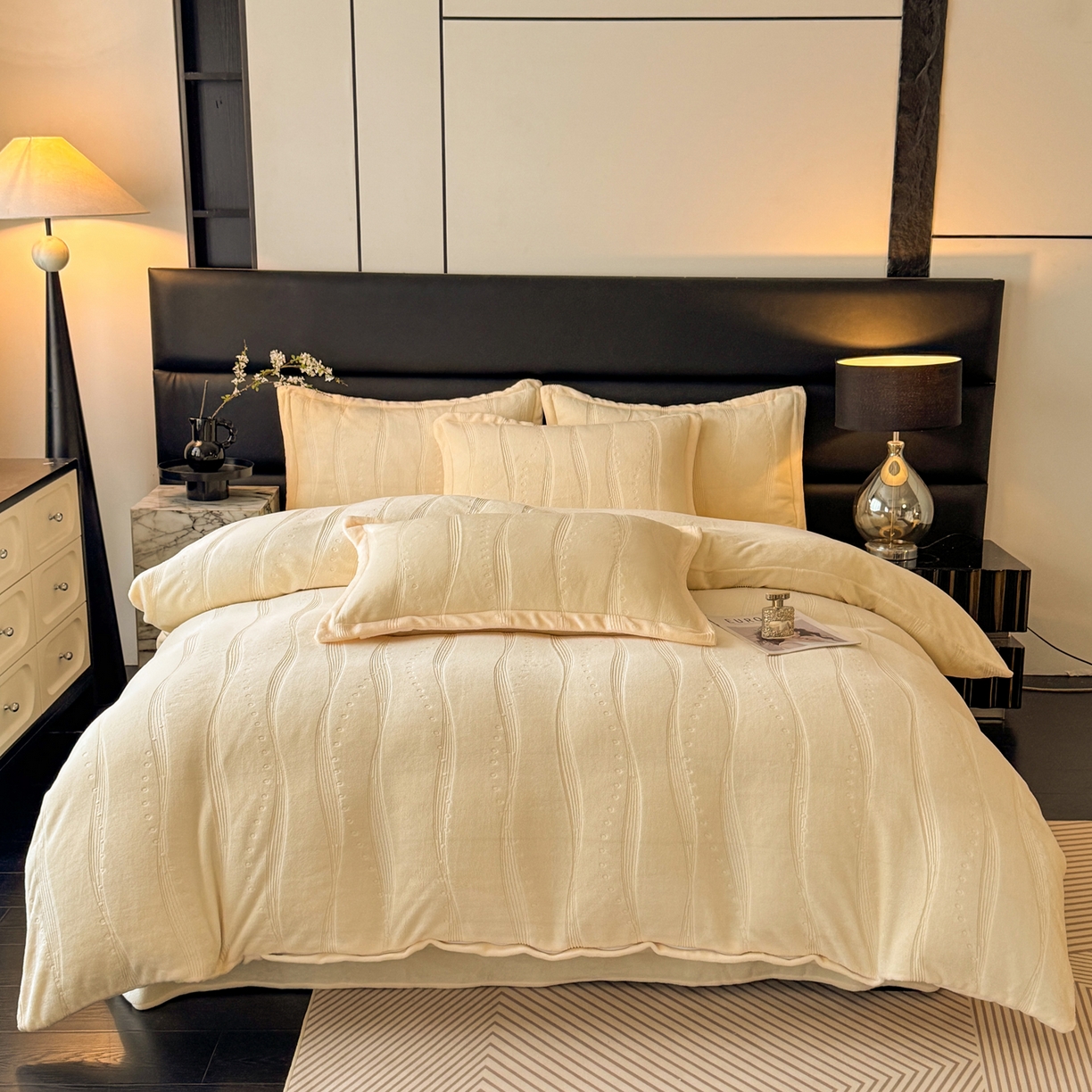 91家纺网 家纺一手货源 找家纺 逸尚阁 2025新款立体雕花牛奶绒四件套--史密斯 史密斯-蜜瓜黄