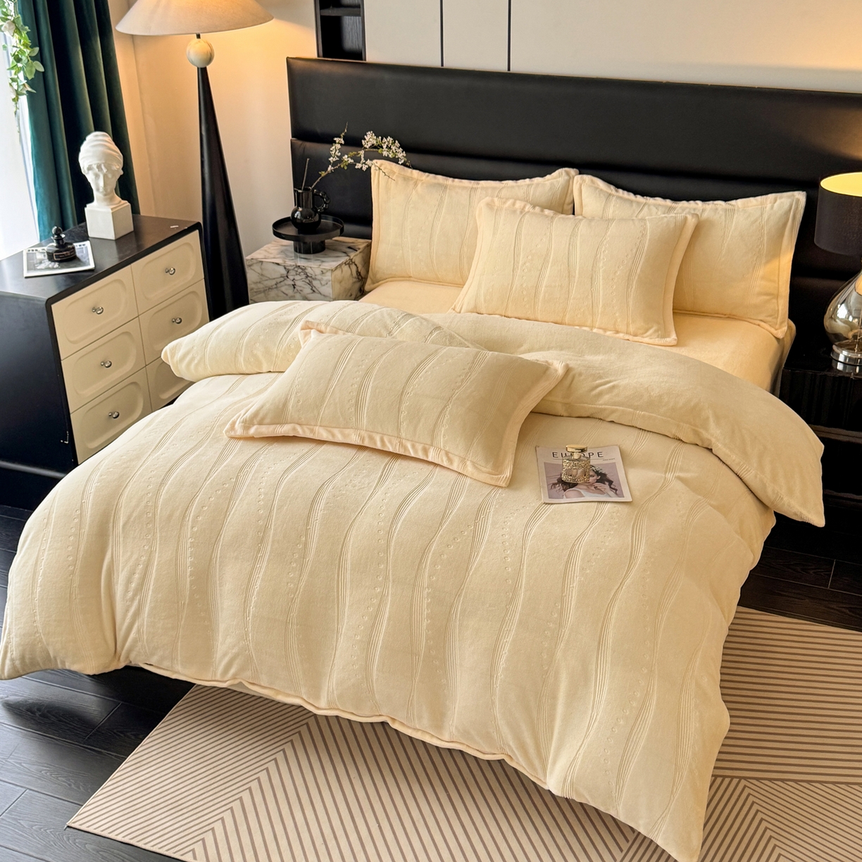 91家纺网 家纺一手货源 找家纺 逸尚阁 2025新款立体雕花牛奶绒四件套--史密斯 史密斯-蜜瓜黄