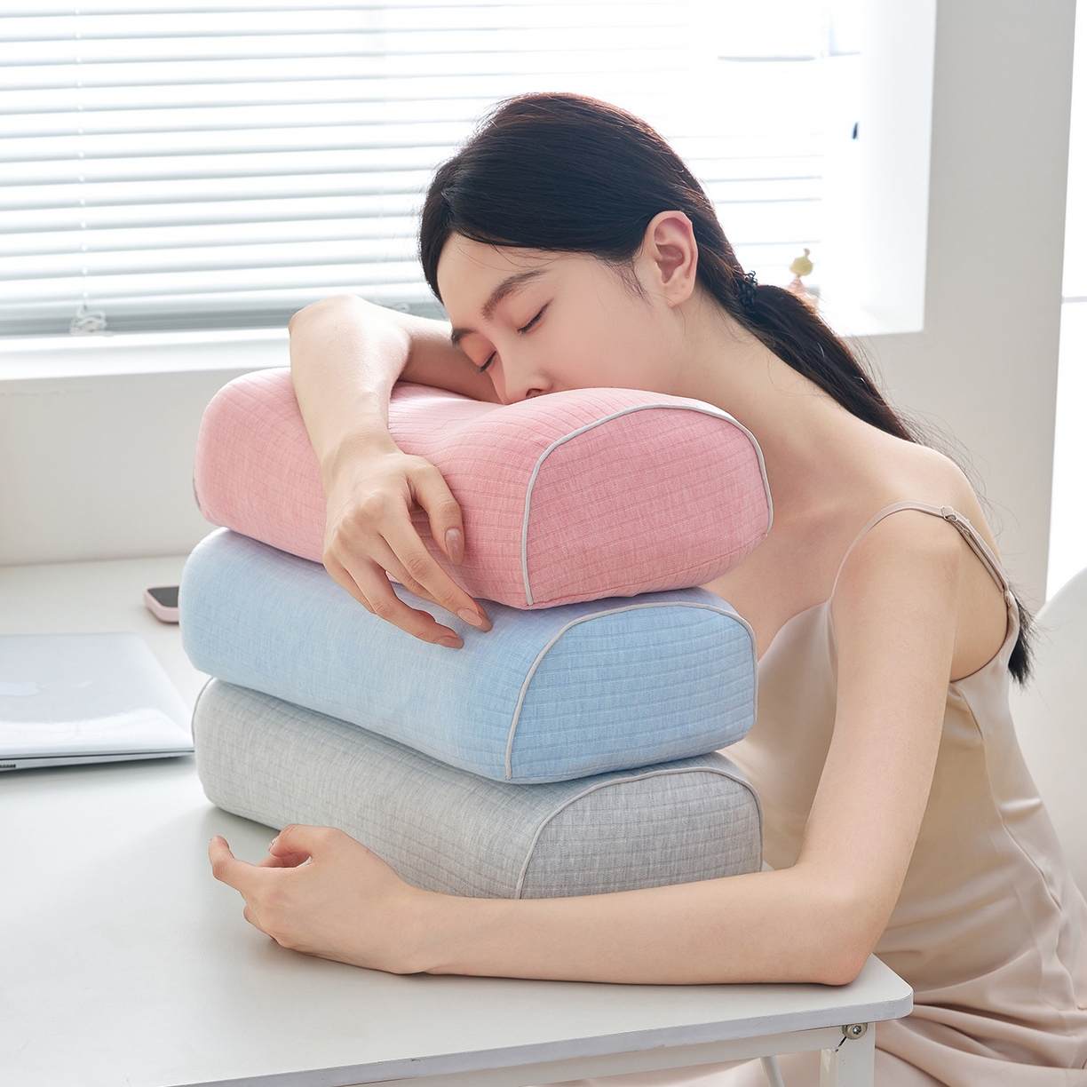 91家纺网 家纺一手货源 找家纺 鼎盛乳胶 2025新款条纹趴睡枕乳胶便携枕 组合图仅供展示不可下单