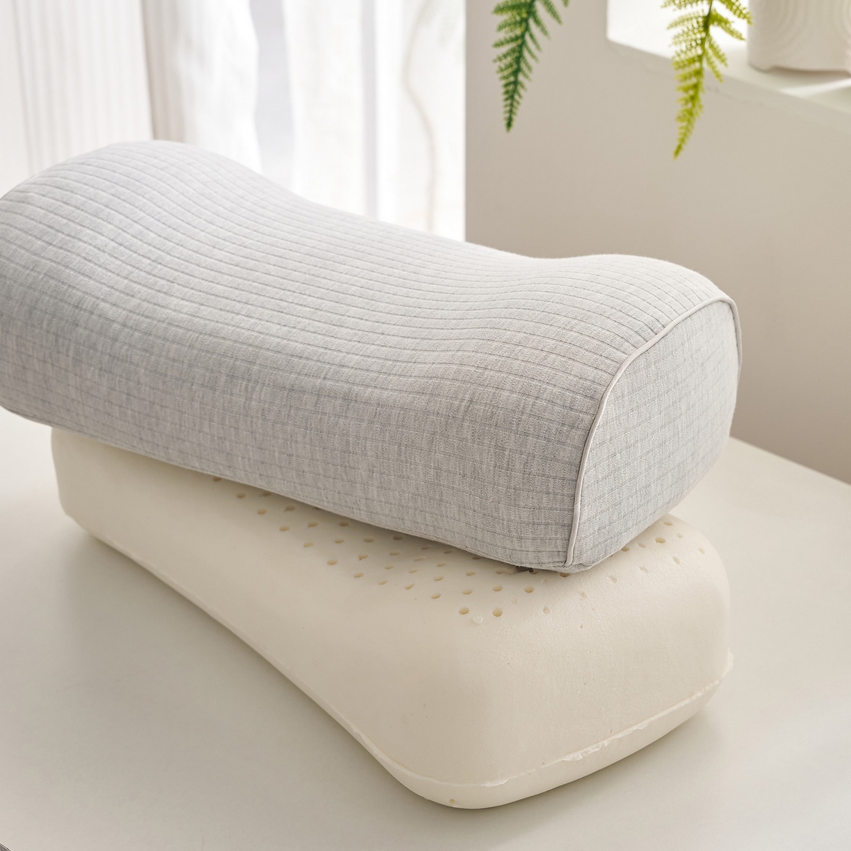 91家纺网 家纺一手货源 找家纺 鼎盛乳胶 2025新款条纹趴睡枕乳胶便携枕 条纹浅灰