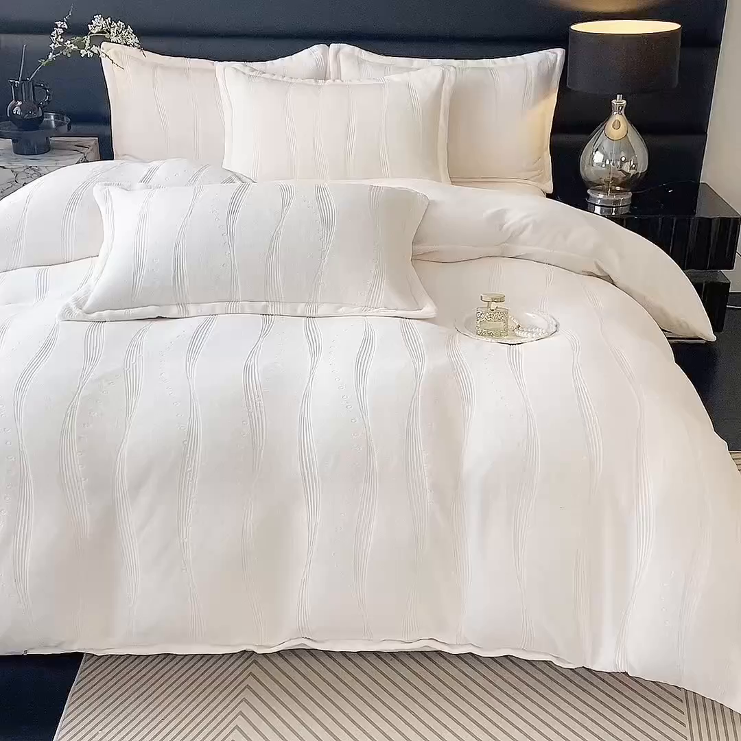 91家纺网 家纺一手货源 找家纺 （总）逸尚阁 2025新款立体雕花牛奶绒四件套--史密斯