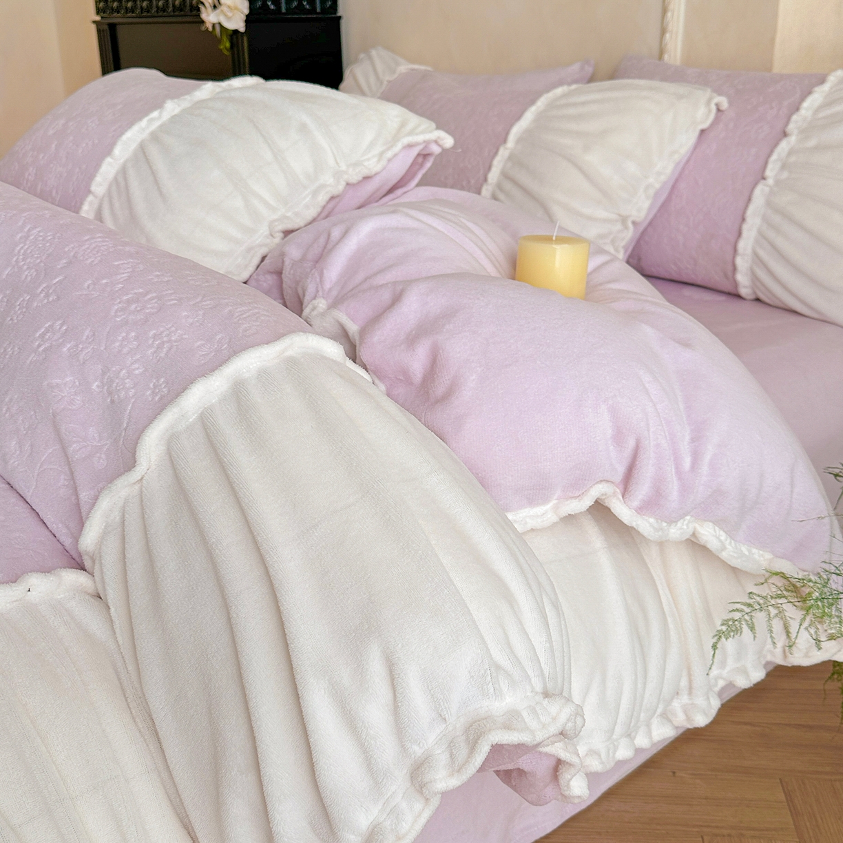 91家纺网 家纺一手货源 找家纺 逸尚阁 2025新款法式立体雕花牛奶绒四件套--绒格娜 绒格娜-雾紫