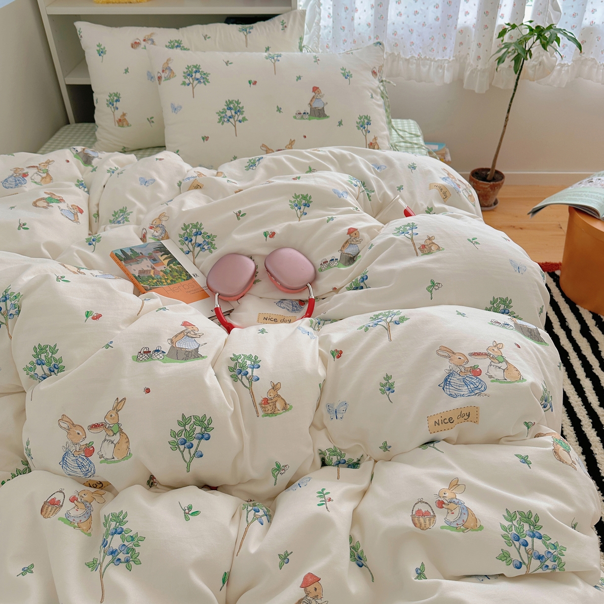 91家纺网 家纺一手货源 找家纺 初念 2025新款水洗棉系绳云朵棉四件套系列 系带-小兔弦音