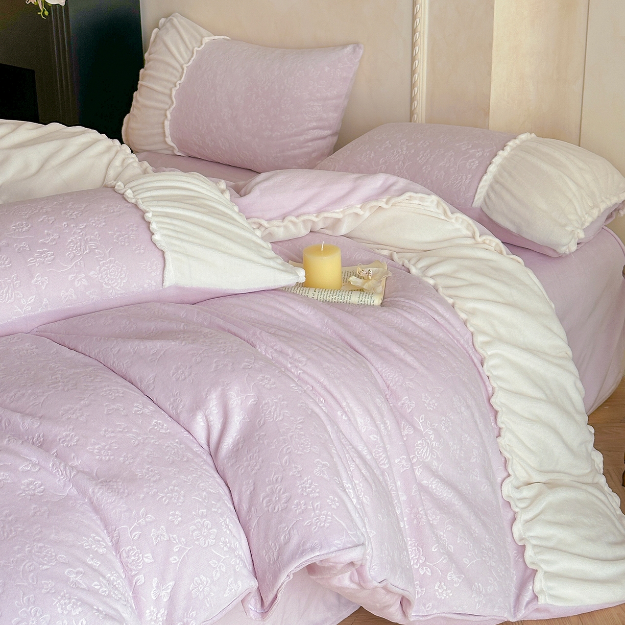 91家纺网 家纺一手货源 找家纺 逸尚阁 2025新款法式立体雕花牛奶绒四件套--绒格娜 绒格娜-雾紫