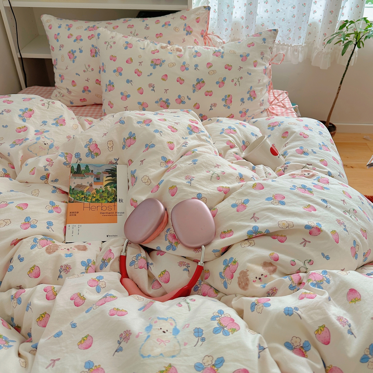 91家纺网 家纺一手货源 找家纺 初念 2025新款水洗棉系绳云朵棉四件套系列 系带-草莓奶茶