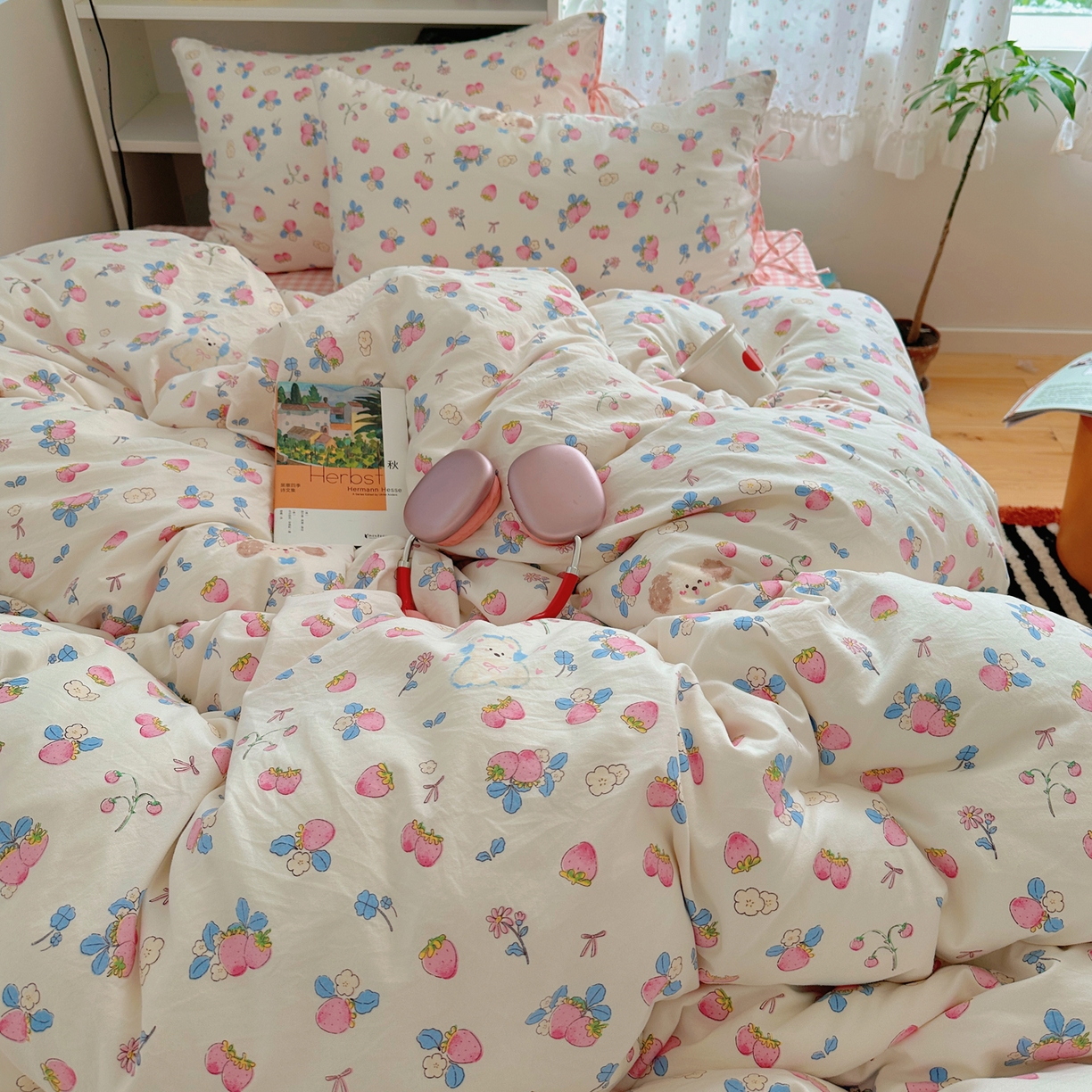 91家纺网 家纺一手货源 找家纺 初念 2025新款水洗棉系绳云朵棉四件套系列 系带-草莓奶茶