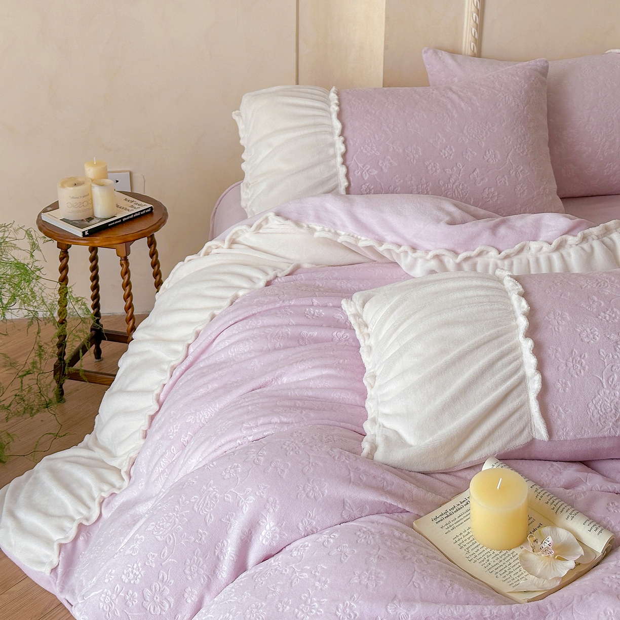 91家纺网 家纺一手货源 找家纺 逸尚阁 2025新款法式立体雕花牛奶绒四件套--绒格娜 绒格娜-雾紫