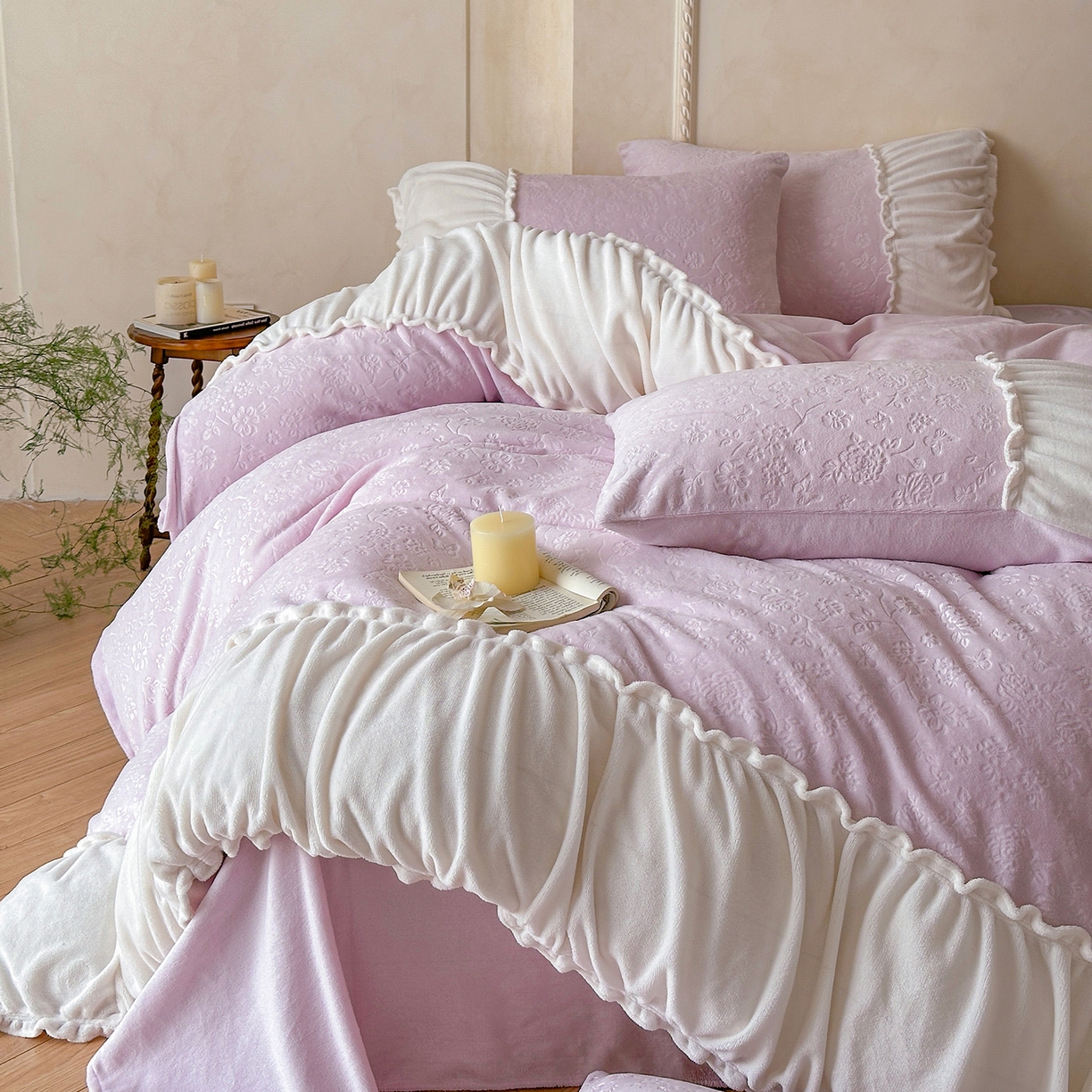 91家纺网 家纺一手货源 找家纺 逸尚阁 2025新款法式立体雕花牛奶绒四件套--绒格娜 绒格娜-雾紫