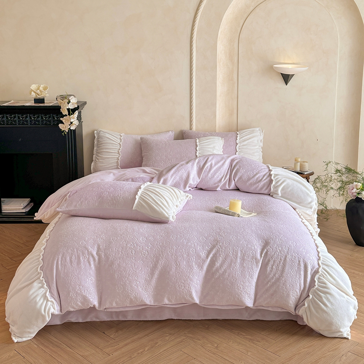 91家纺网 家纺一手货源 找家纺 逸尚阁 2025新款法式立体雕花牛奶绒四件套--绒格娜 绒格娜-雾紫