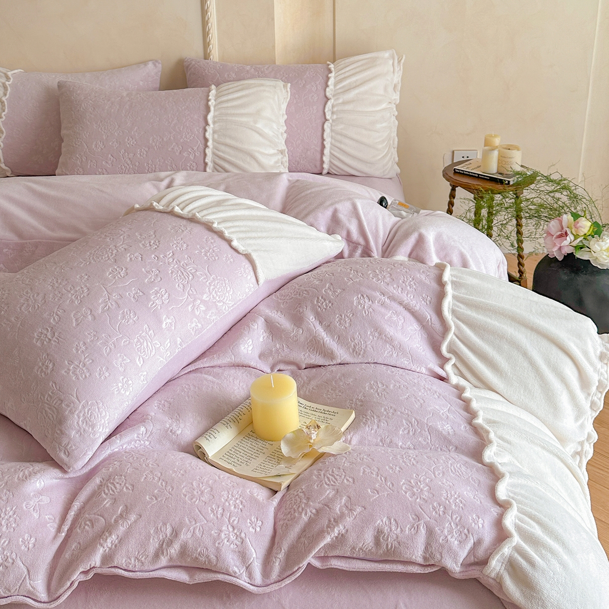 91家纺网 家纺一手货源 找家纺 逸尚阁 2025新款法式立体雕花牛奶绒四件套--绒格娜 绒格娜-雾紫