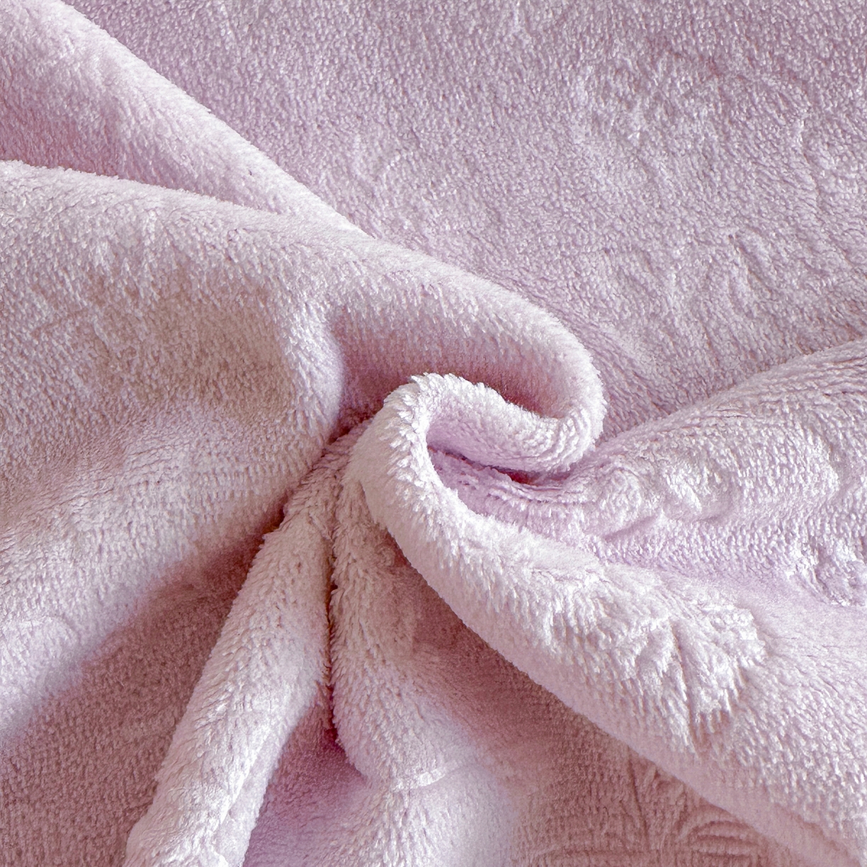 91家纺网 家纺一手货源 找家纺 逸尚阁 2025新款法式立体雕花牛奶绒四件套--绒格娜 绒格娜-雾紫