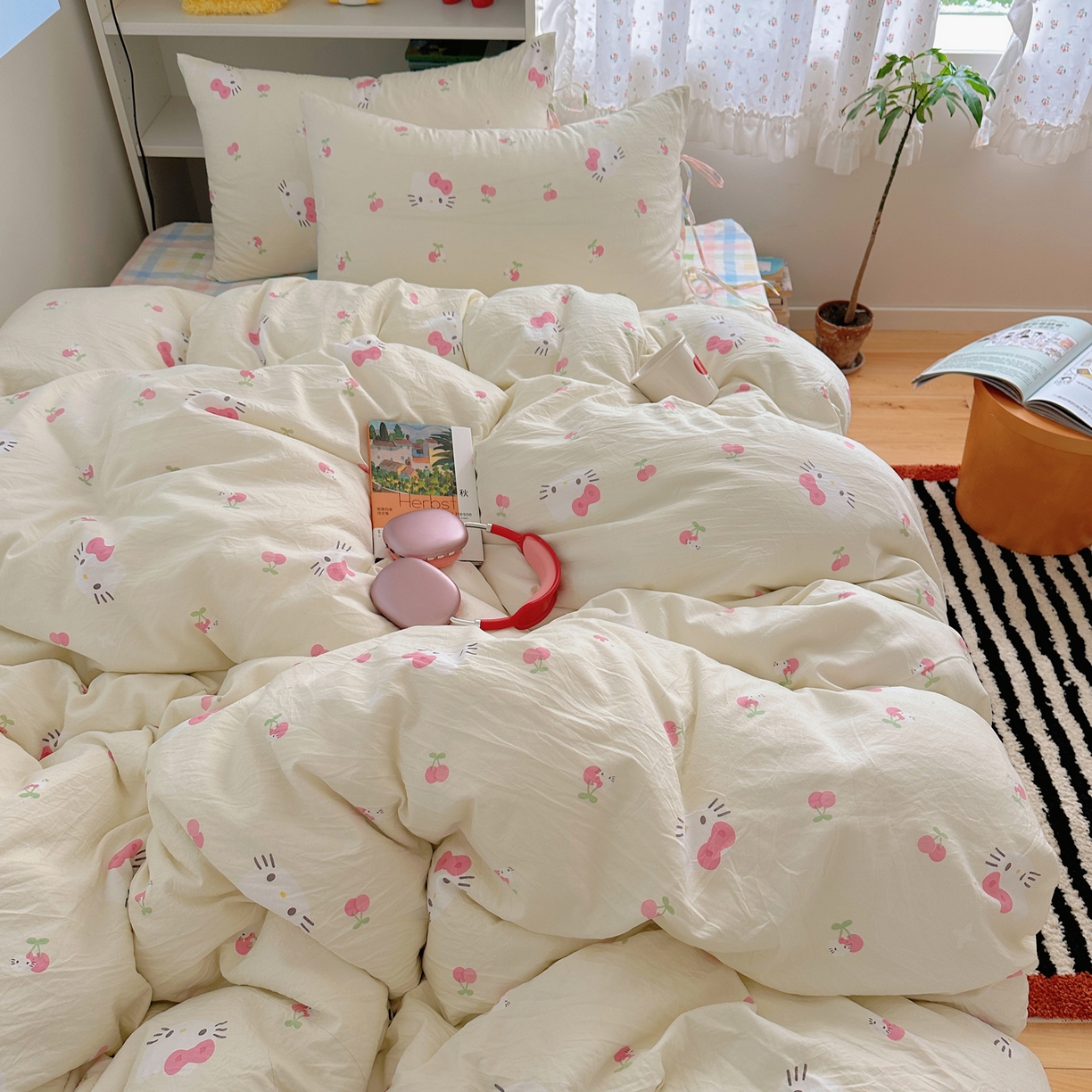 初念 2025新款水洗棉系绳云朵棉四件套系列 系带-猫爪樱桃